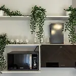 Wonderful 1Br By Dambovita River: Old Town Bliss