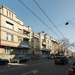 Exquisite Art Deco 2Br Apartment Prime Location
