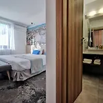 Ymy Boutique Residence