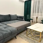 Cortina North Studio And Parking