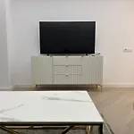 Cortina North Studio And Parking