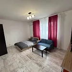 Cozy Studio 10 Min Away From Th Center Of The City