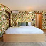 Historic Charm, Modern Comfort - Accommodation In The Heart Of The Old Town