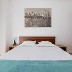 Obor Central Oasis --Secured Parking Nearby --Self Check-In-- 1Min Metro Station