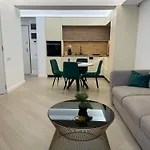 Cortina North 10Th Floor And Parking