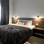 Ultracentral Luxury Nest