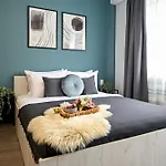 Old Town Charm - Modern & Comfortable Accommodation In The Heart Of The City