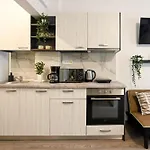 Old Town Charm - Modern & Comfortable Accommodation In The Heart Of The City