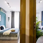 Old Town Charm - Modern & Comfortable Accommodation In The Heart Of The City