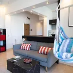 Bird Nest 2 Room Apartment