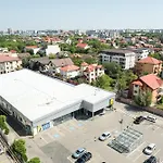 Majestic Apartments- With Parking