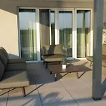 Penthouse Lebada Lake