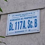Arcom Apartments