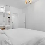 One Cotroceni - Luxurious Apartment With Balcony