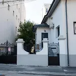 Lazynest Residence
