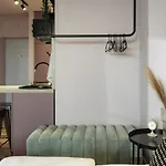 Cloud 8 Studio - 180 View