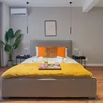 Modern & Spacious 2Br - Steps To Cismigiu Gardens