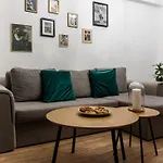 Splendid Historical Smarald 2 Bedroom Old Town