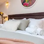 Old Town Luxury Suites