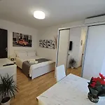 Mexonia Apartments