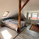 Bc14 Cosy Sunlit Studio