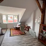 Bc14 Cosy Sunlit Studio