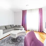 Incity Premium Garden Stay-Central Apartments &Private Terrace