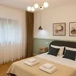 Emerald Escape - Near Cismigiu Park