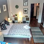 Central Bright Modern Studio