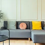Classy Apartment - Old Town
