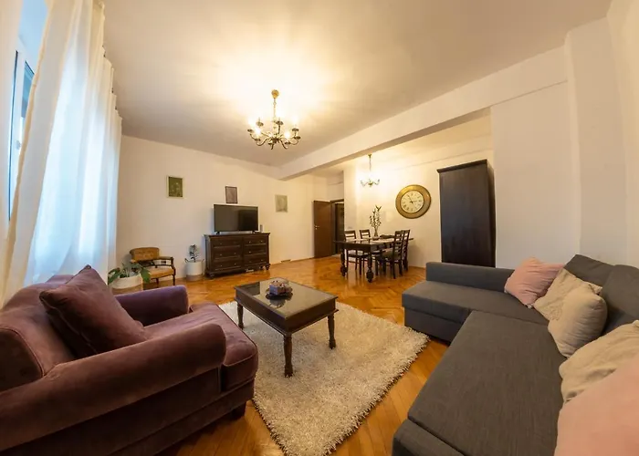 Rare Vintage 1Br Apt W Balcony & Self Check In