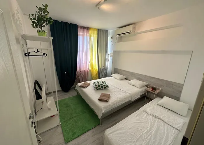 Green Apartment 70