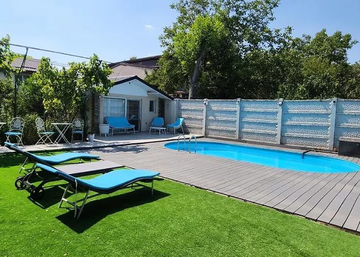 Morii Lake Pool Villa