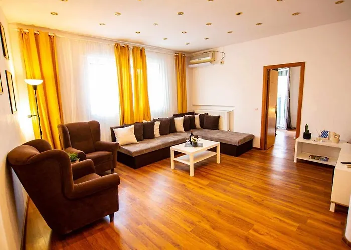 Apartment With Panoramic Terrace In City Center