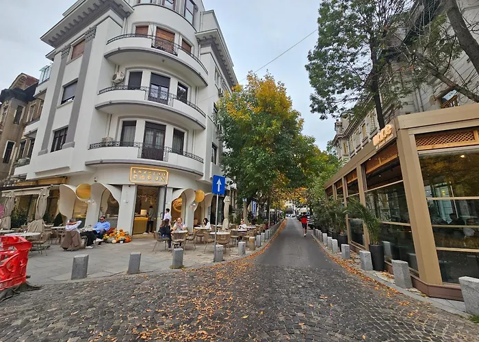 Historic Charm Meets Modern Comfort: Athenaeum 2Br