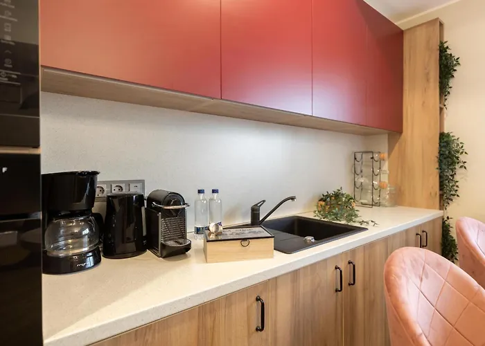 Stylish Ruby 1Br Apartment - Old Town Urban Oasis