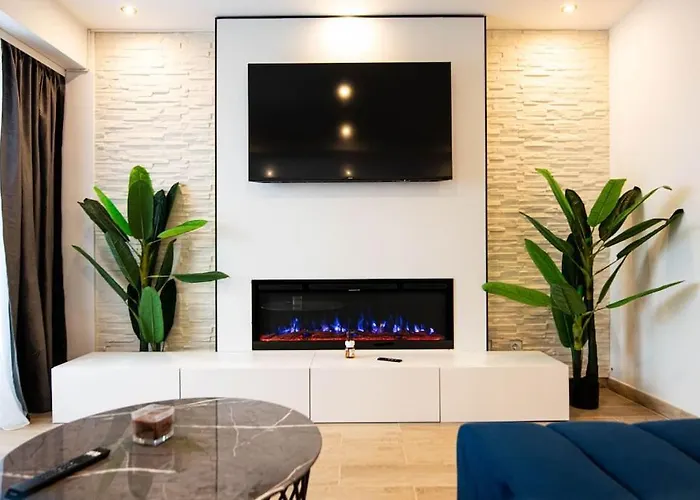 Ultra Central Luxury 3Br 2Bath Apt & Amazing Views
