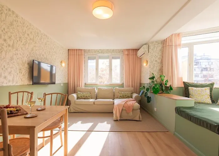 Garden Nest - 2 Bedrooms Flat