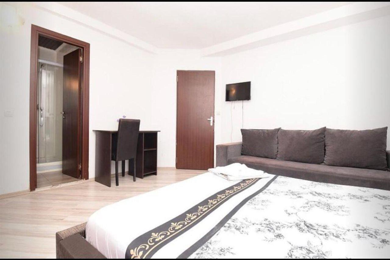 Stars Hotel