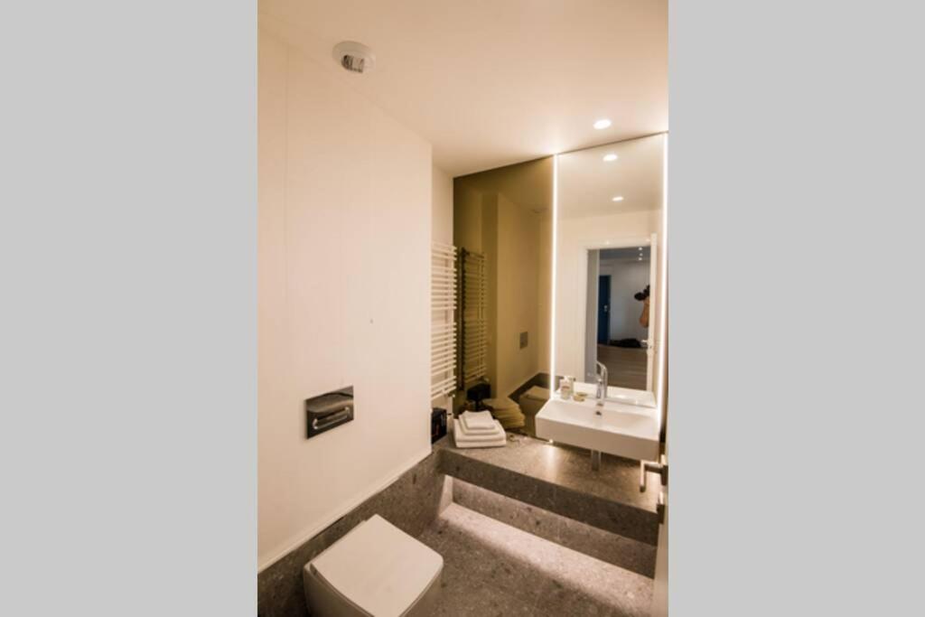 Aviatiei Tower, Luxury Apartment, Brand New, Underground Parking Apartamento