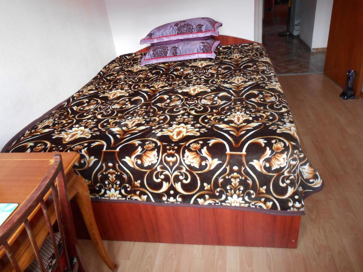 Homestay Host Tina Bucharest