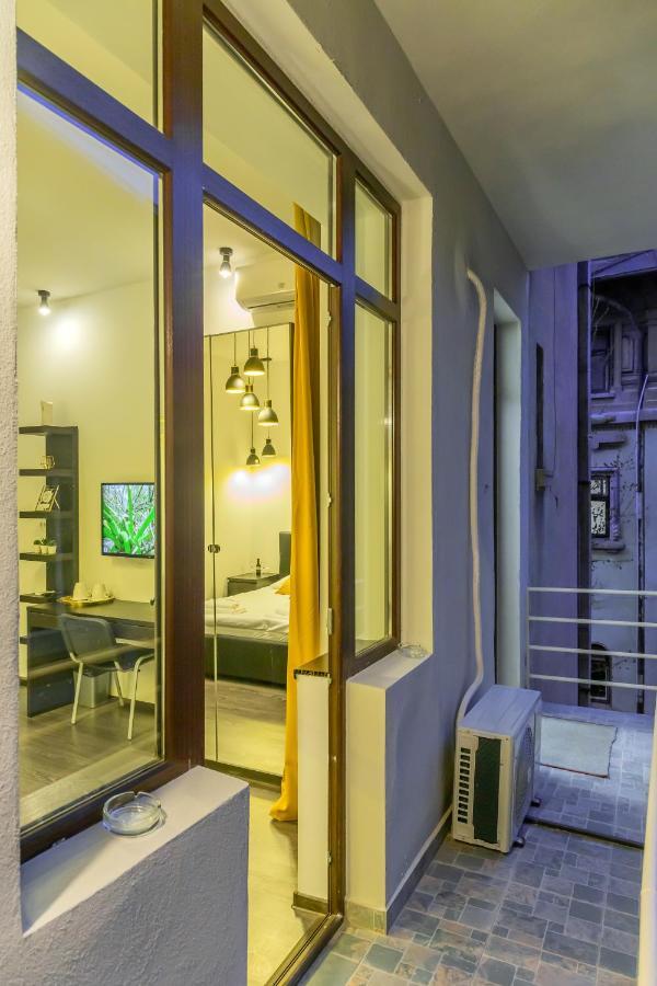 Chateau: Upscale In Bucharest's Historical Center! Aparthotel