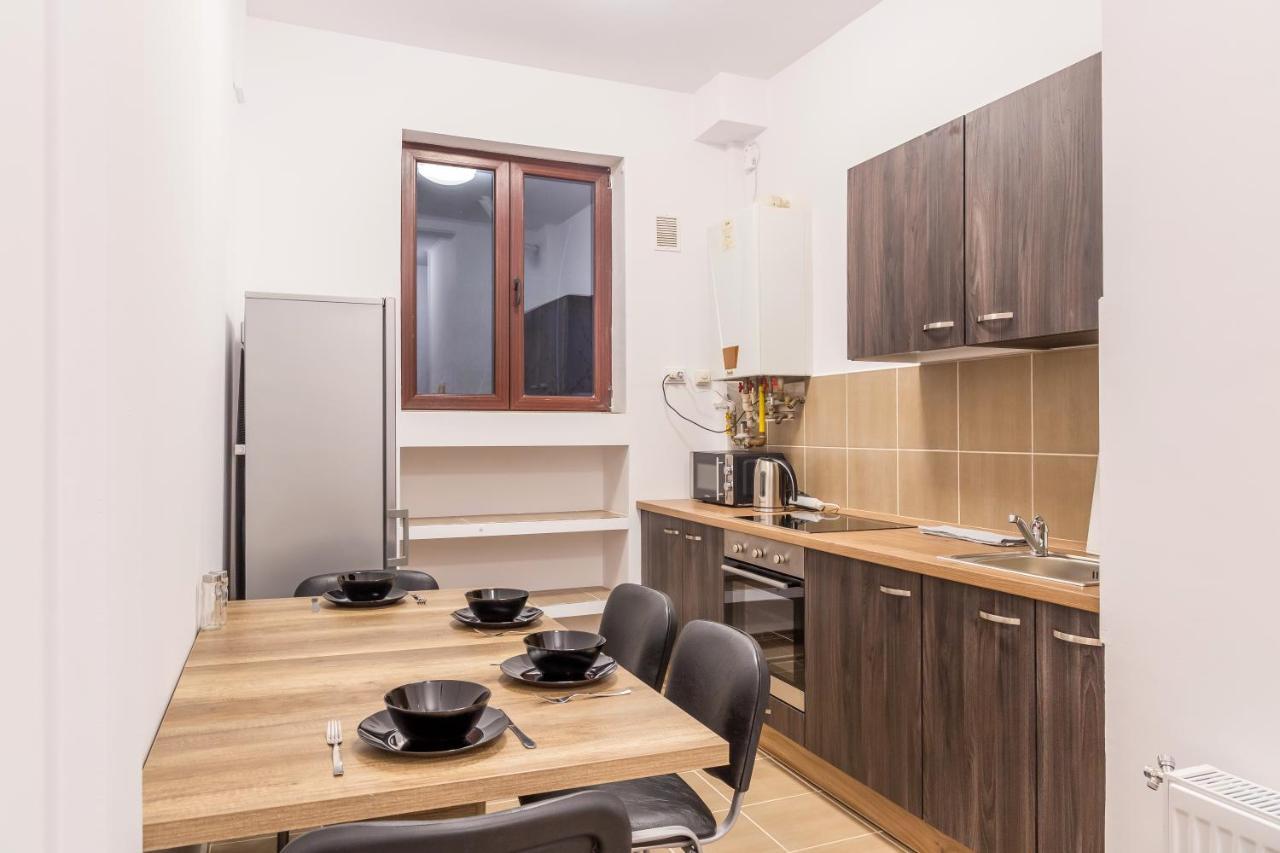 Chateau: Upscale In Bucharest's Historical Center!