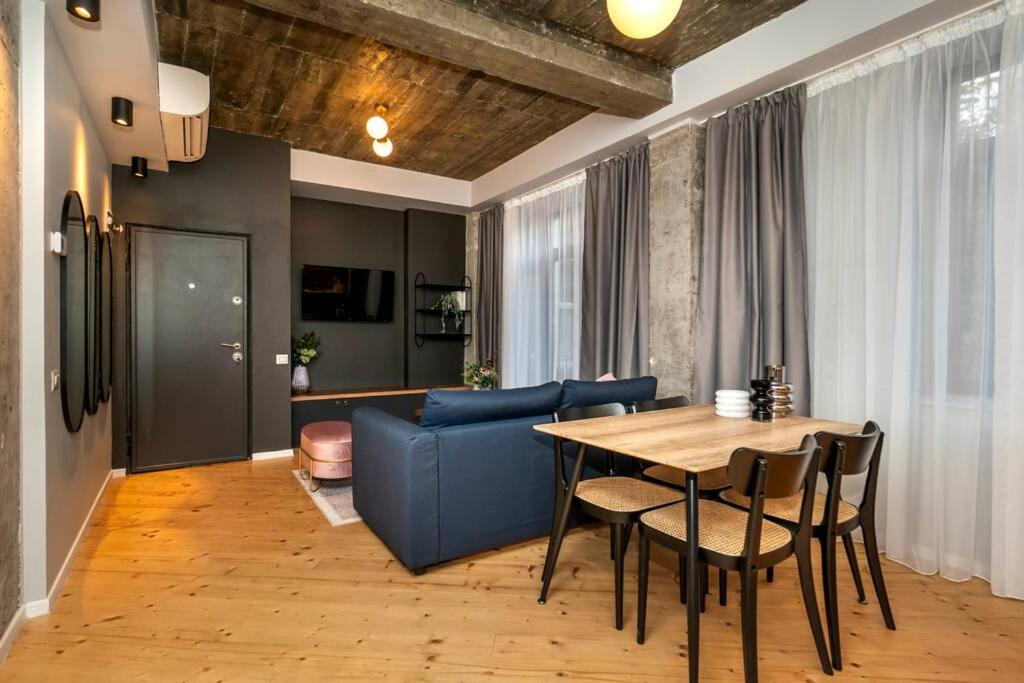 Marvellous Design 2br Old Town Apartment Bucharest