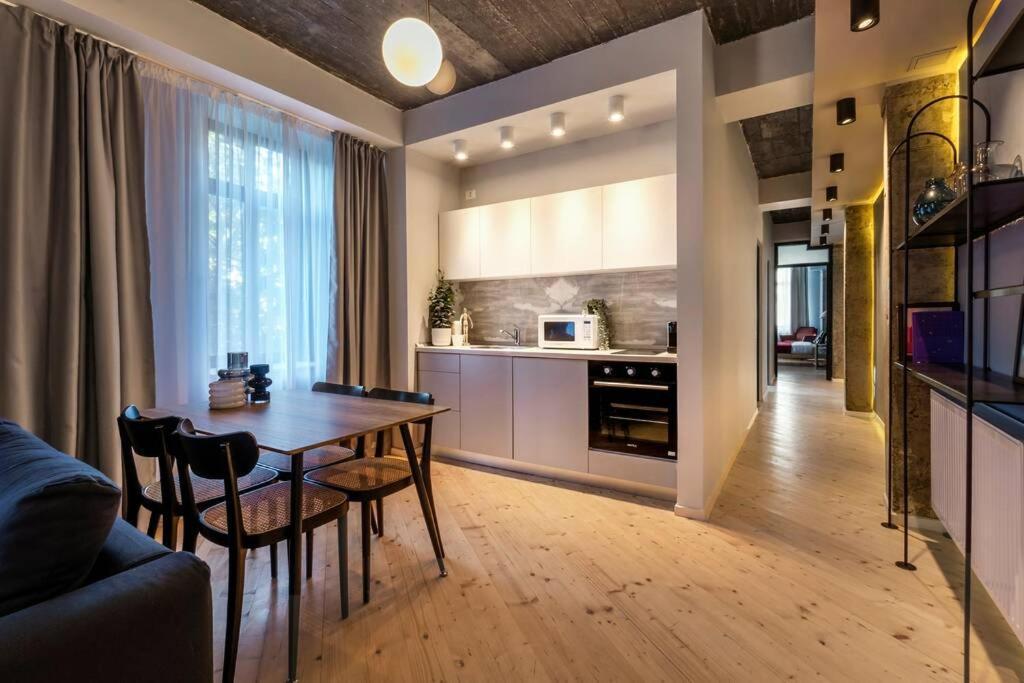Marvellous Design 2br Old Town Apartment Bucharest