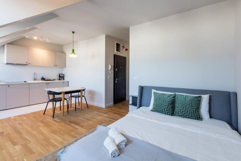 Vivando - Scandic F + Parking Apartament Bucureşti