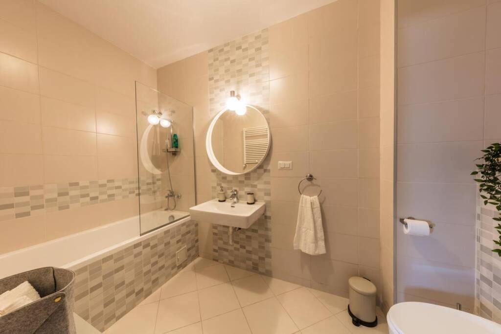 Vivando - Scandic F + Parking Apartament Bucureşti