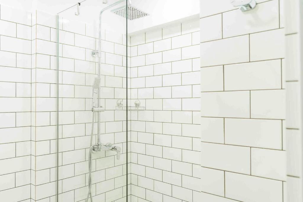 Bright - Location - Balcony Apartment Bucharest