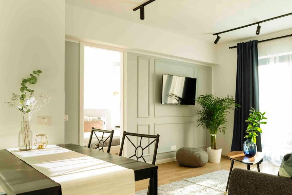 Bright - Location - Balcony * Bucharest