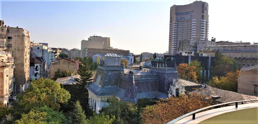 Central Arghezi University Square